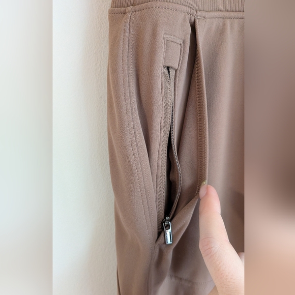 Athleta Stylish Tan Jogger Pants Size Large - Picture 2 of 6